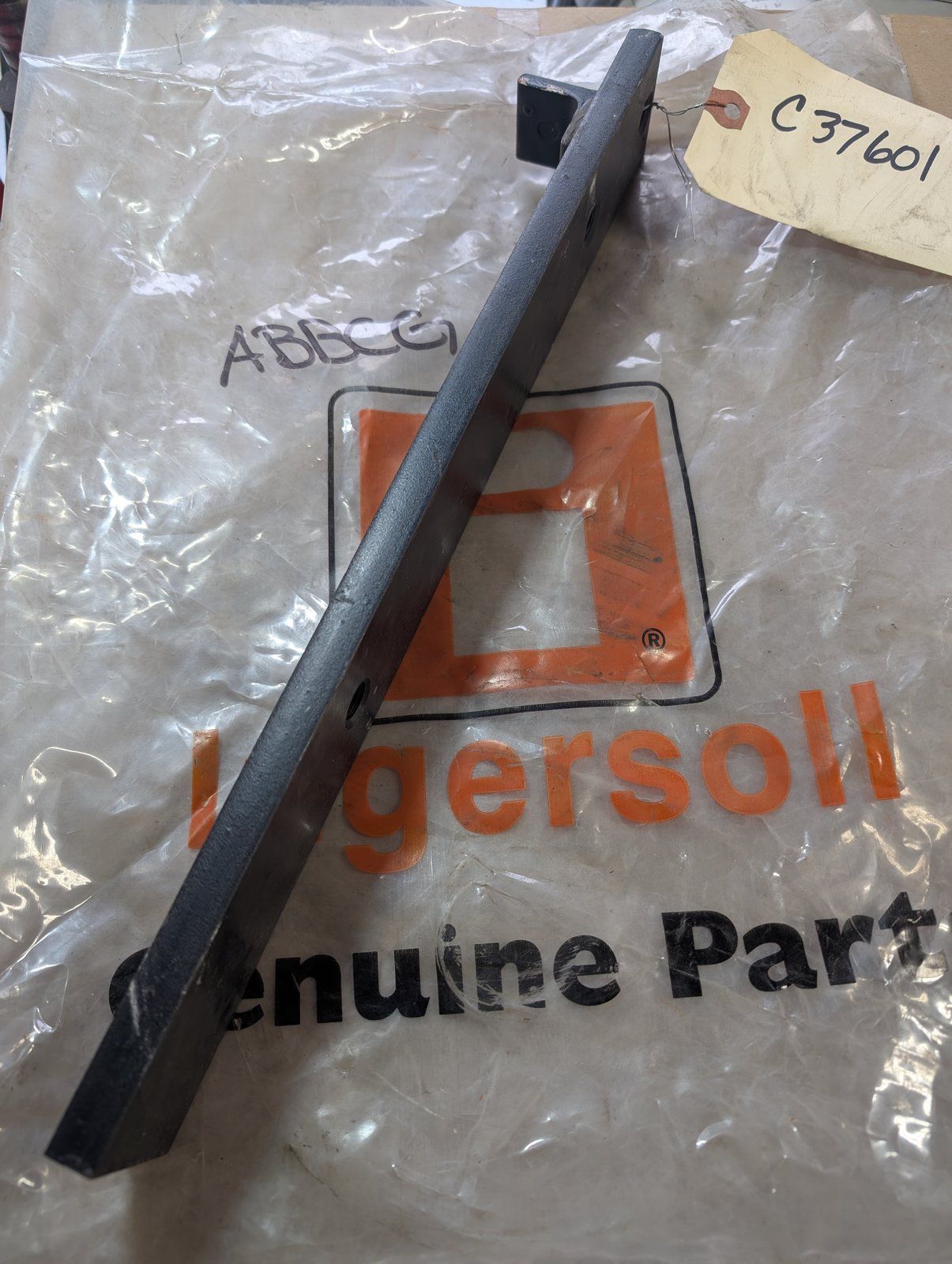 C37601 ( replaces G3300024 ) DECK LIFT ARM BACK ZTR - Ingersoll/Case Tractor Part