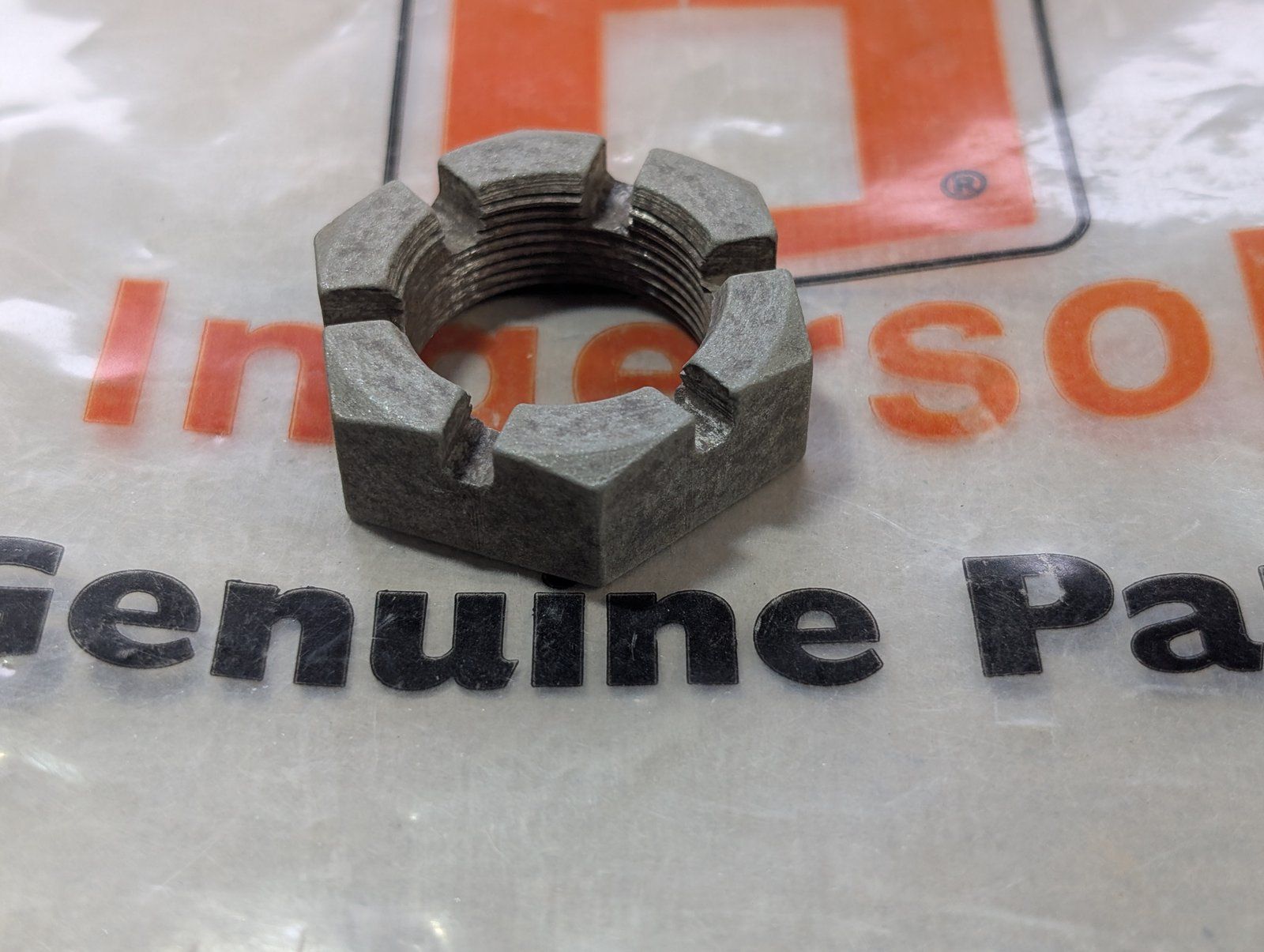 C37628 ( replaces G9008126 ) NUT- 1-20 UNF SLOTTED WHEEL MOTOR - Ingersoll/Case Tractor Part