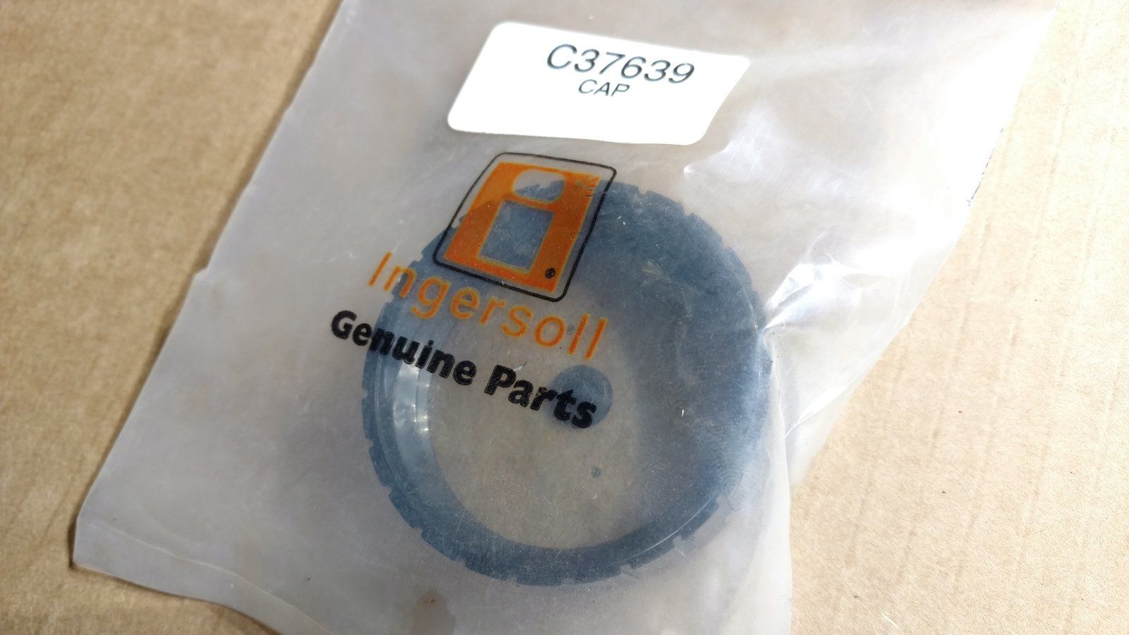 C37639 ( replaces G9008059 ) CAP - 2-1/4 BUTTRESS (VENTED - Ingersoll/Case Tractor Part