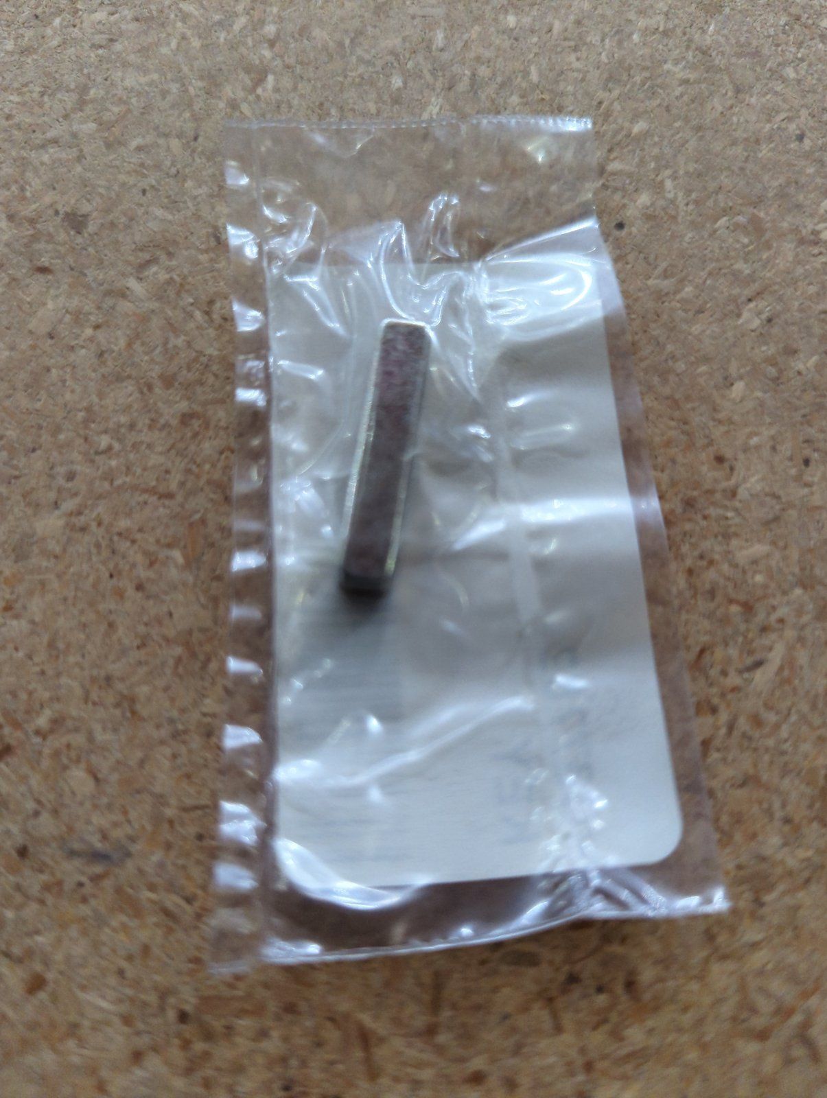 C37752 ( replaces G9006168 ) KEY 5x5x25MM (5720V) - Ingersoll/Case Tractor Part