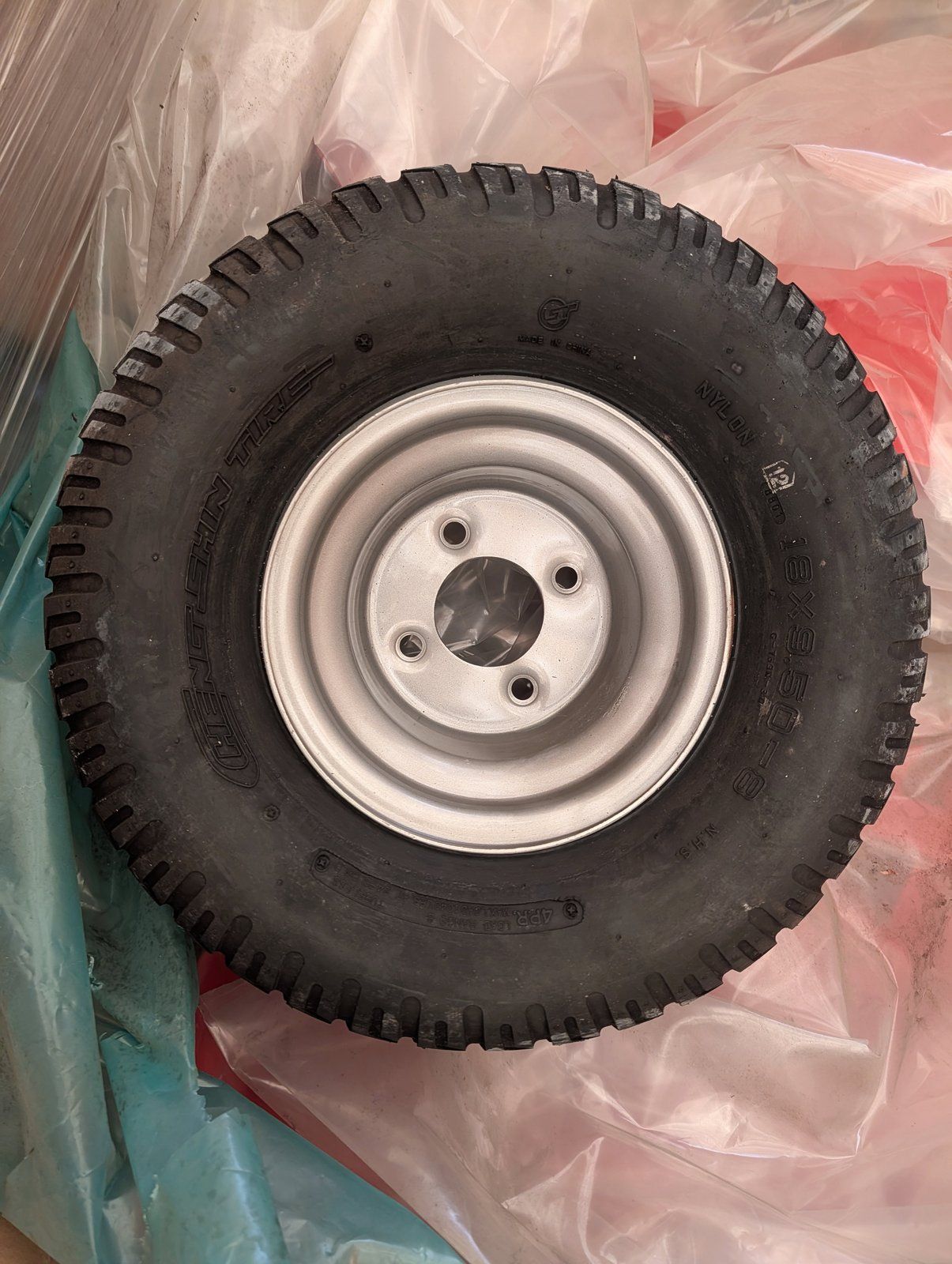 C37763 ( replaces G9004048 ) TIRE/RIM (ASSY) 18X9.50-8 ZTR C48458 - Ingersoll/Case Tractor Part