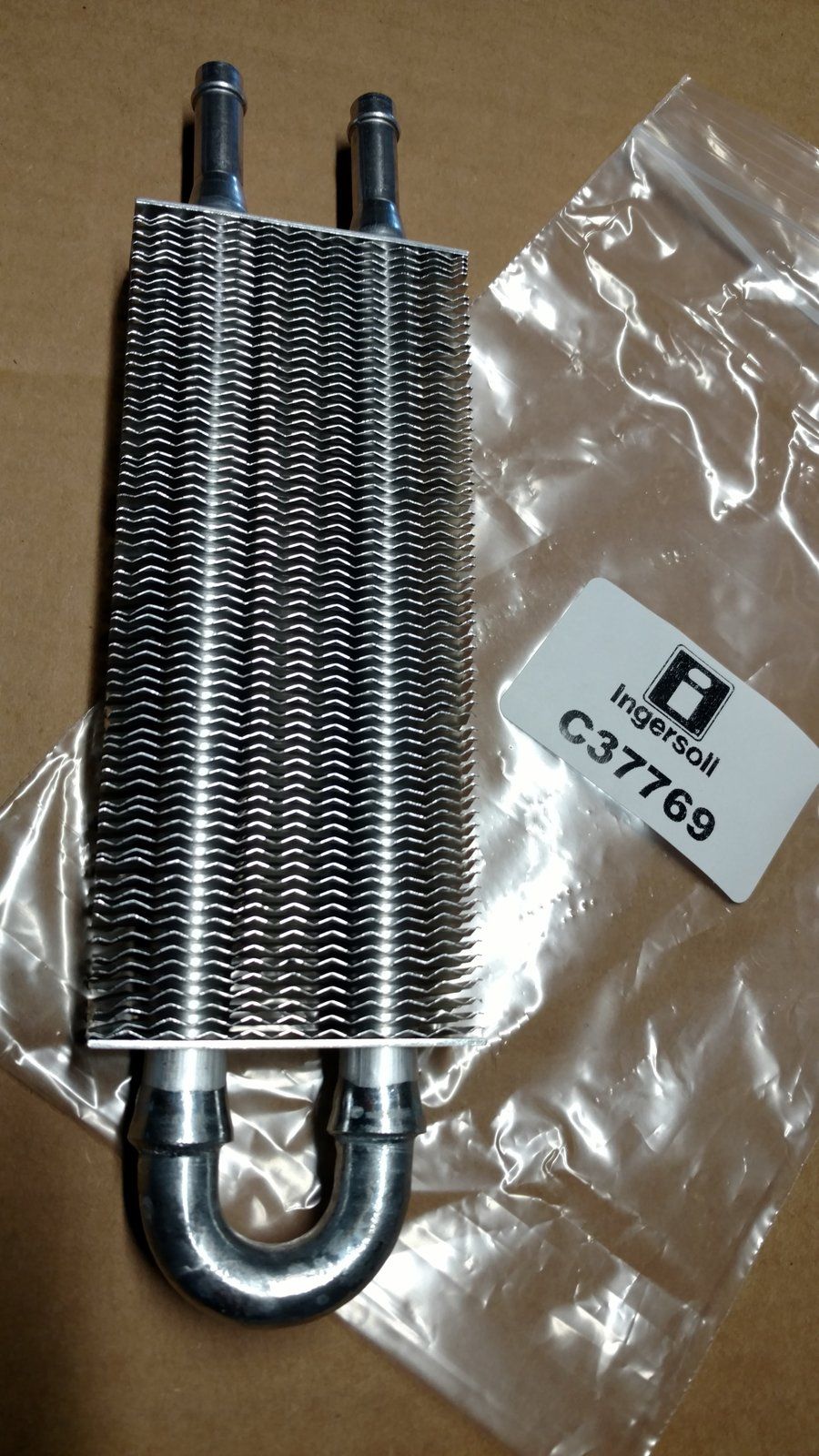 C37769 ( replaces G9008164 ) COOLER - HYD. OIL - Ingersoll/Case Tractor Part