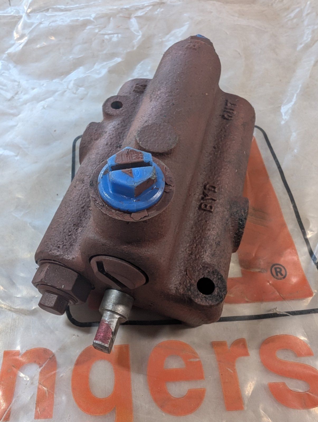 C37792 ( replaces G9008000 ) VALVE HYD - Ingersoll/Case Tractor Part