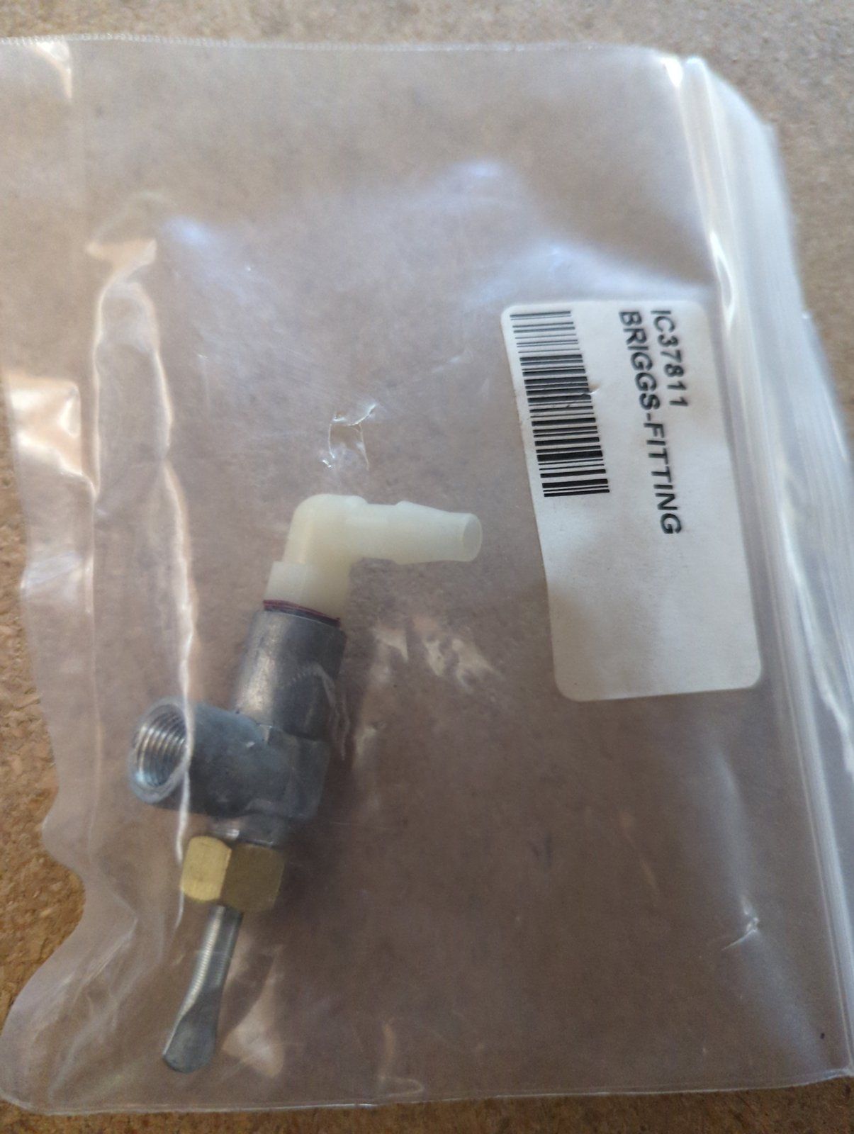C37811 ( replaces G9005513 ) BRIGGS-FITTING FUEL SHUT OFF 299065 - Ingersoll/Case Tractor Part
