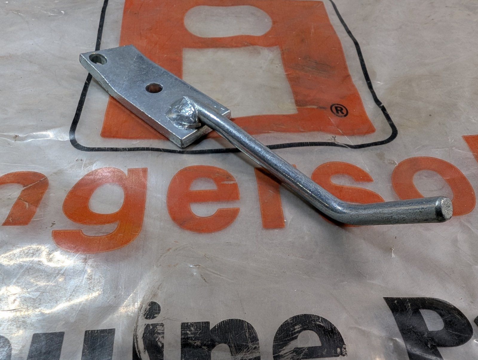 C37841 ( replaces G2000012 ) LATCH LEVER LOCK - Ingersoll/Case Tractor Part