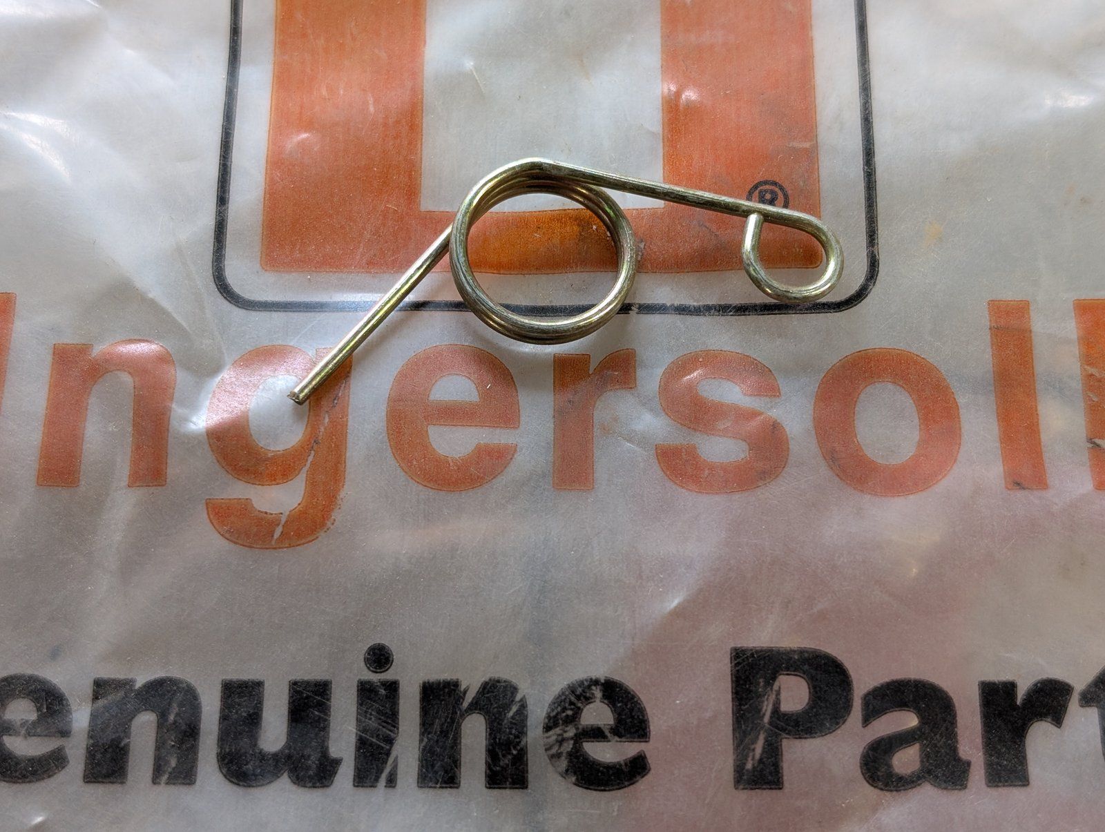 C37851 ( replaces G9005700 ) SPRING - TORSION ZP (LATCH - Ingersoll/Case Tractor Part