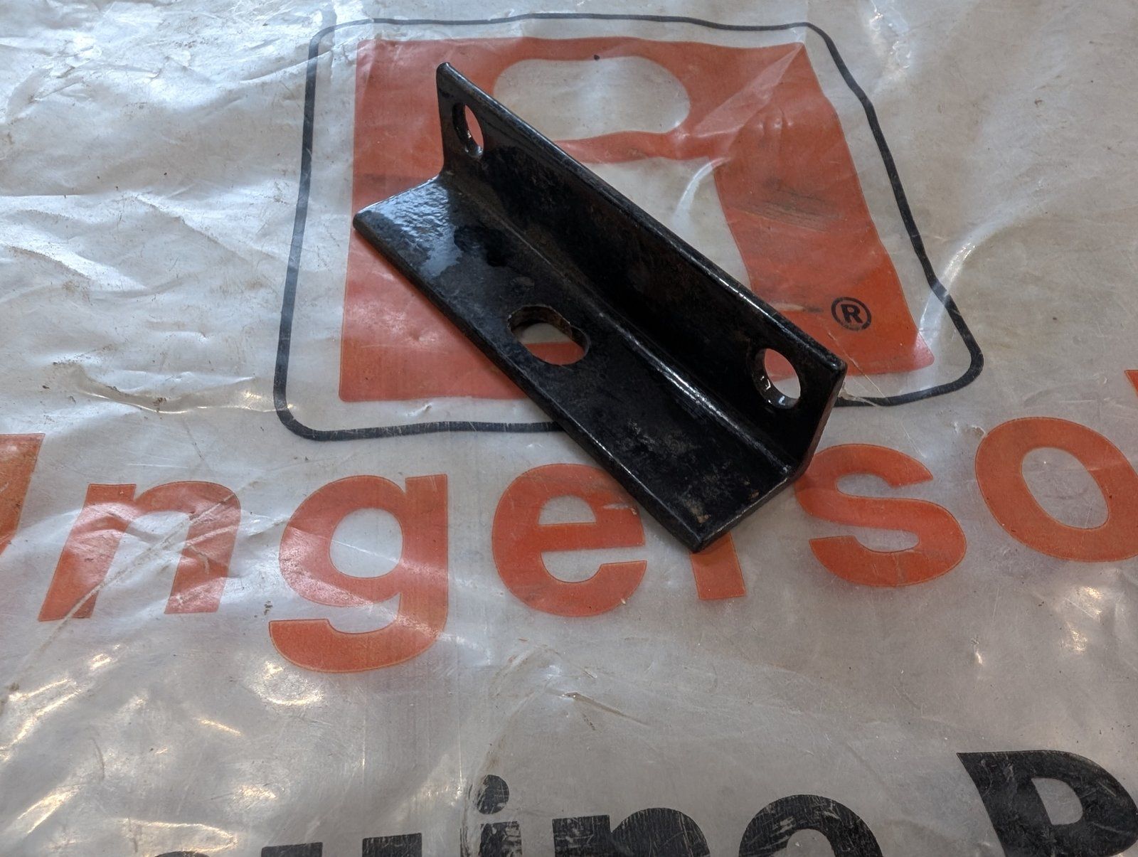 C37877 ( replaces G3100006 ) MOUNT ANGLE - Ingersoll/Case Tractor Part