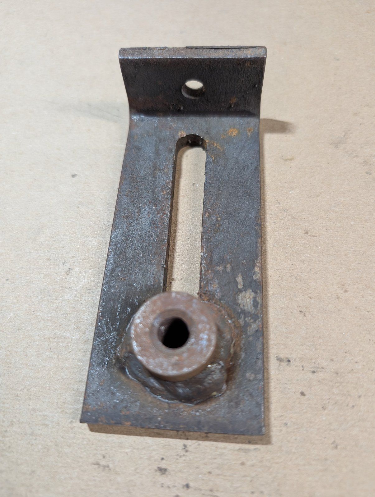 C37878 ( replaces G3000029 ) BELT TIGHTENER - Ingersoll/Case Tractor Part