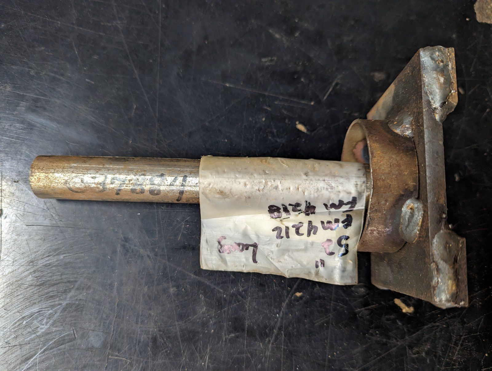 C37884 ( replaces G3000033 ) SPINDLE SHAFT 42&52" LONG - Ingersoll/Case Tractor Part