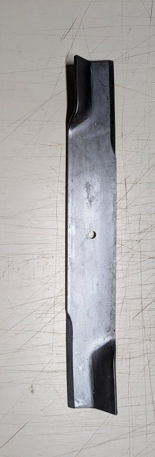 C37930 ( replaces G9005814 ) BLADE - GRAZER 900-5814 52" DECK SINGLE BOLT - Ingersoll/Case Tractor Part