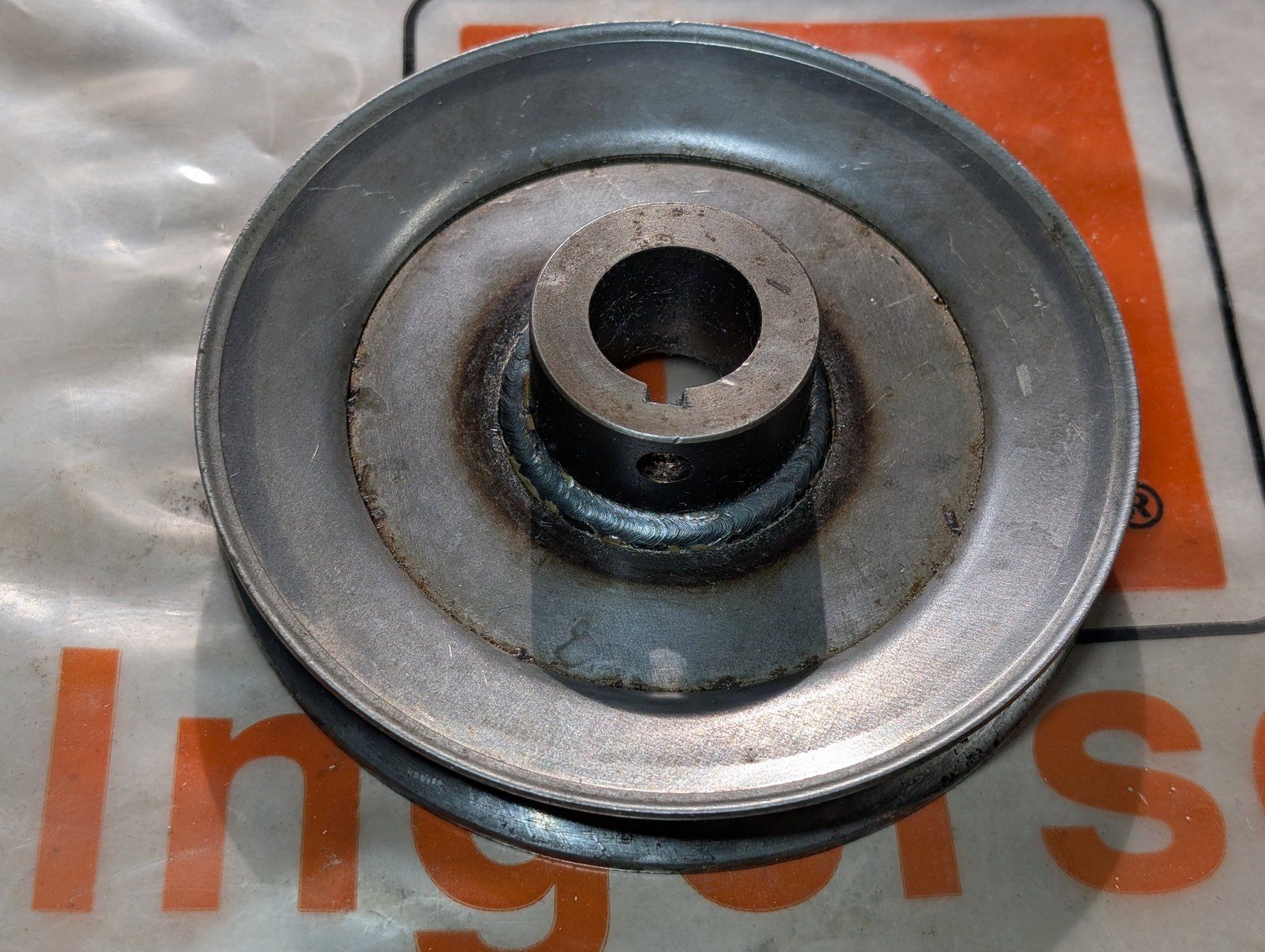C37931 ( replaces G9002511 ) PULLEY - V "A-B" 5x.876" GRAZER ZERO TURN - Ingersoll/Case Tractor Part