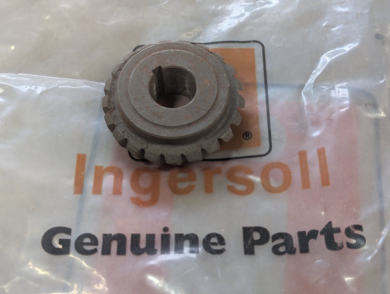 C37964 ( replaces G9007038 ) OUT SHAFT GEAR - Ingersoll/Case Tractor Part