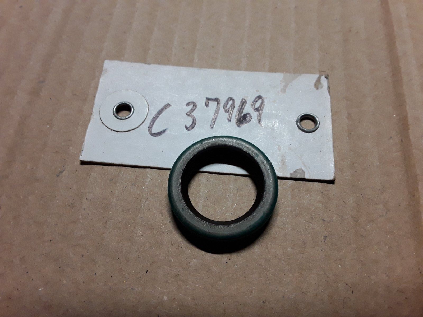C37969 ( replaces G9007042 ) SEAL 1.12OD x.787 SHAFT x.188W - Ingersoll/Case Tractor Part