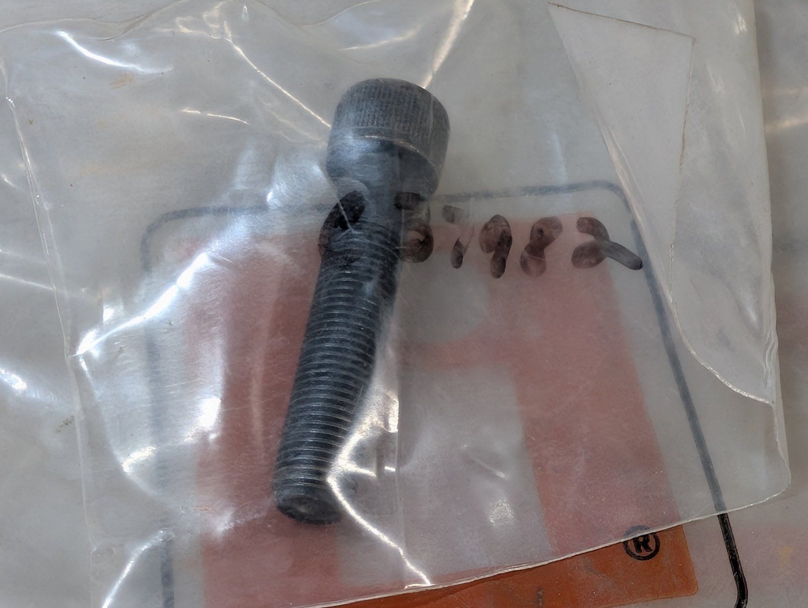 C37982 ( replaces G9006156 ) SOCKET HEAD CAPSCREW 31768H5C - Ingersoll/Case Tractor Part