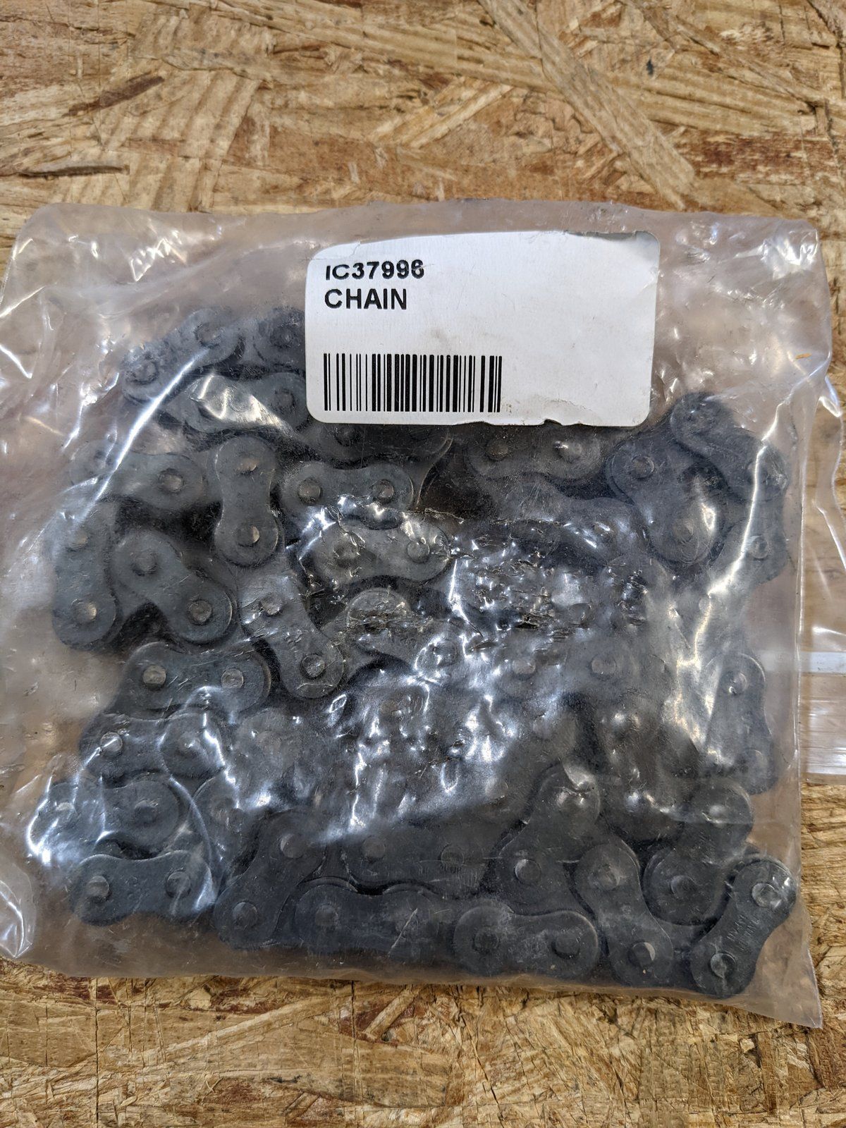 C37996 ( replaces G9001000 ) CHAIN-FINAL DRIVE - 80 PITCH / FULL LINK #40 - Ingersoll/Case Tractor Part