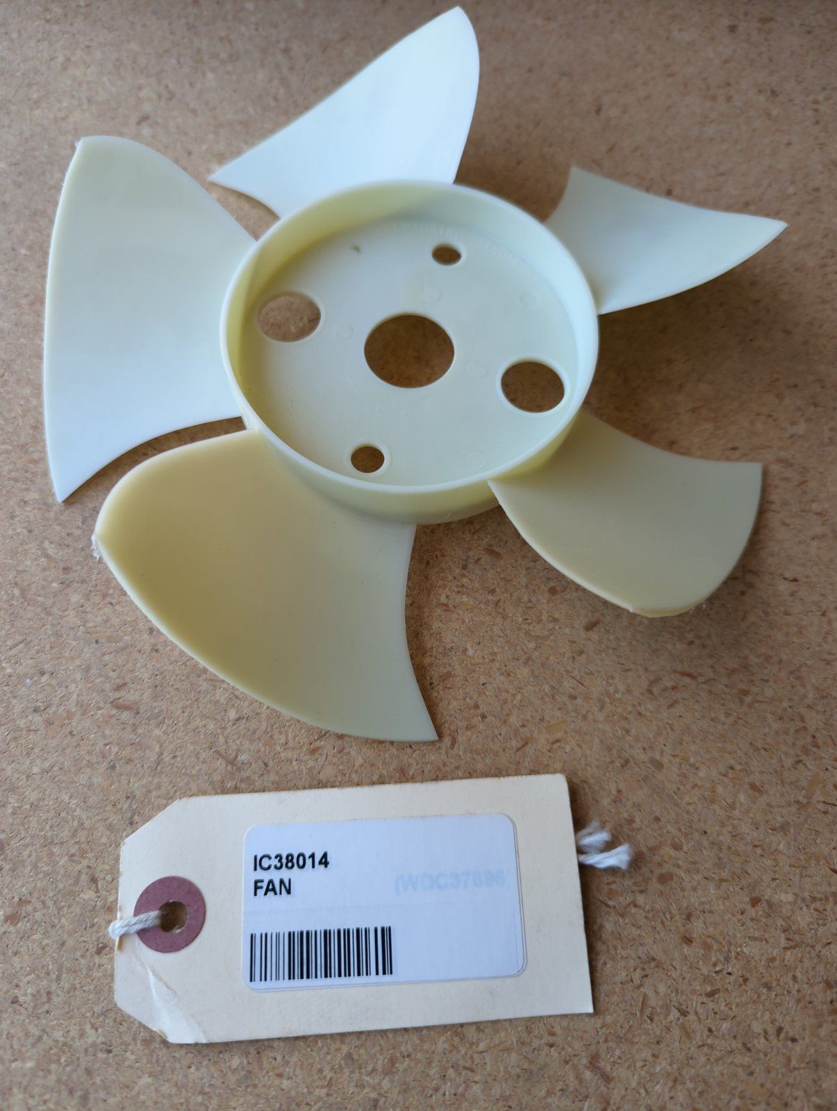 C38014 ( replaces G9004520 ) FAN CCW ROTATION 7.0 DIA. - Ingersoll/Case Tractor Part