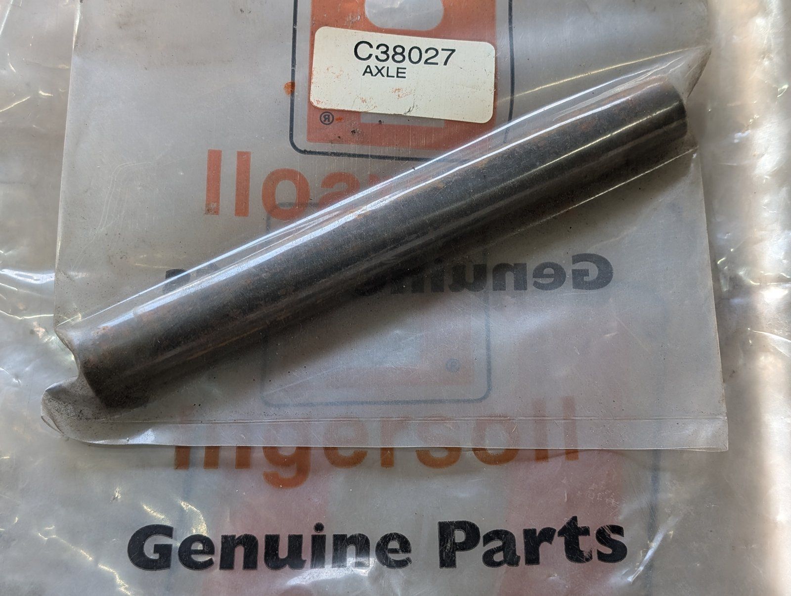 C38027 ( replaces G2000017A ) AXLE - TAIL WHEEL 7" 5012/5016 FC - Ingersoll/Case Tractor Part