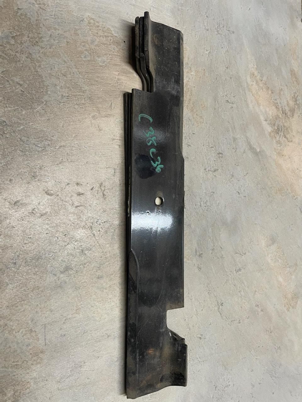 C38036 ( replaces G9005531 ) BLADE 4212 FRONT CUT 3=42" NLA C37885 - Ingersoll/Case Tractor Part
