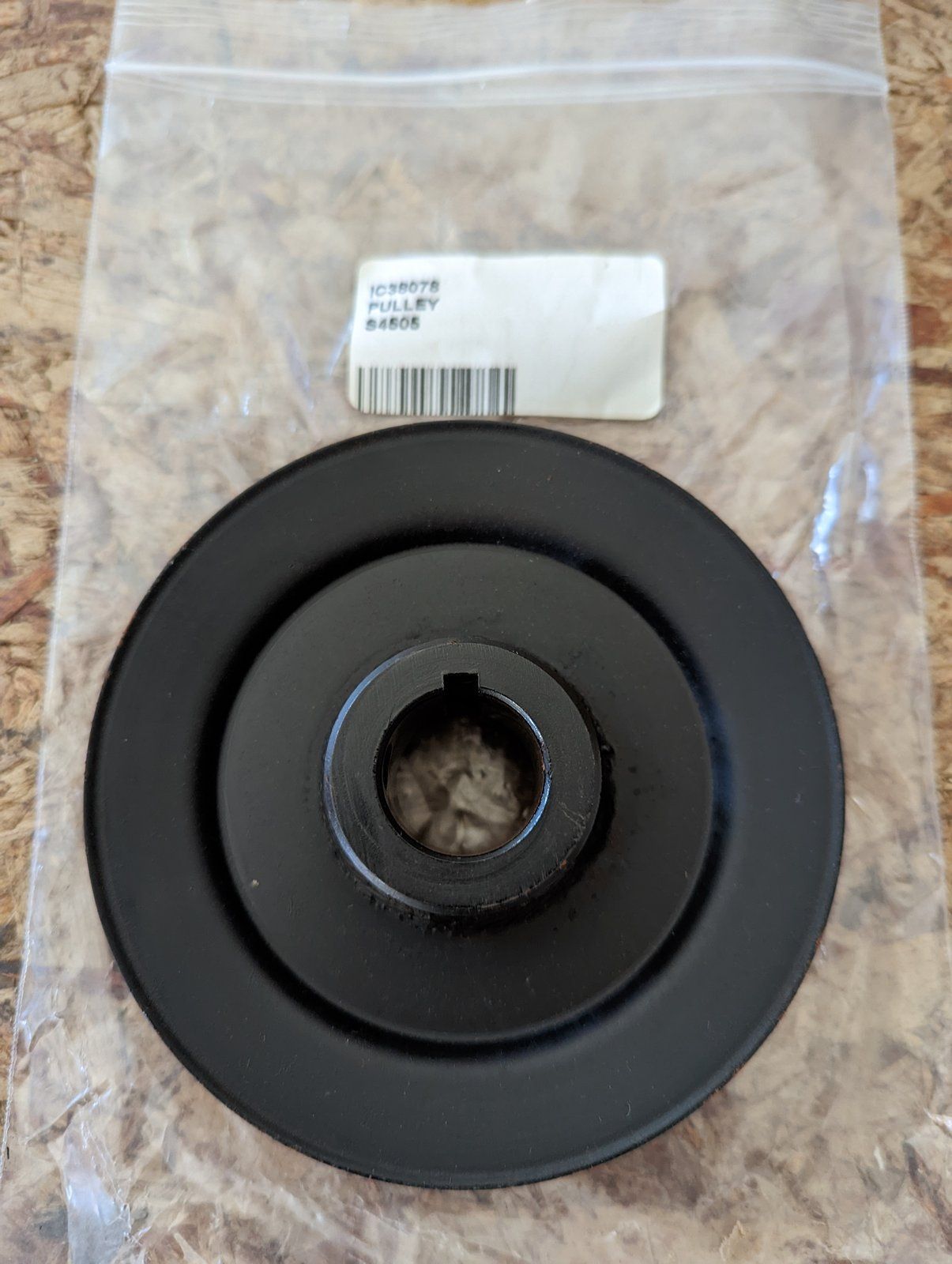 C38078 ( replaces G9002557 ) PULLEY-V "A-B" 4.50x.876 - Ingersoll/Case Tractor Part