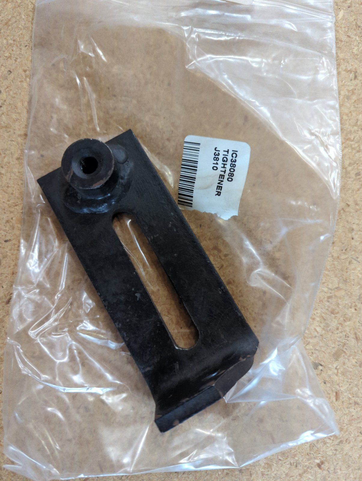 C38080 ( replaces G3000015 ) TIGHTENER BELT - Ingersoll/Case Tractor Part