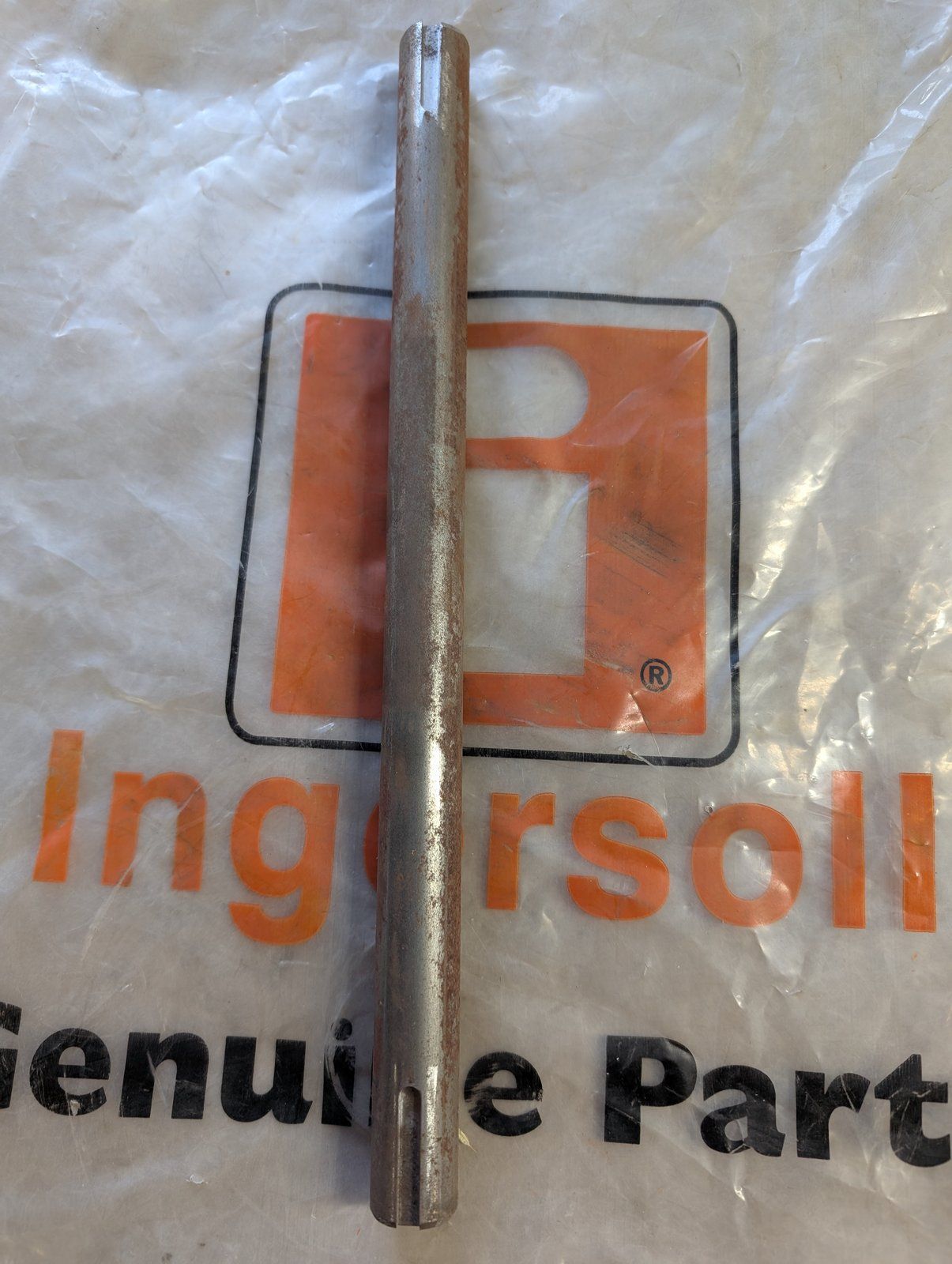 C38533 ( replaces G1110011 ) CROSS SHAFT C39561 - Ingersoll/Case Tractor Part