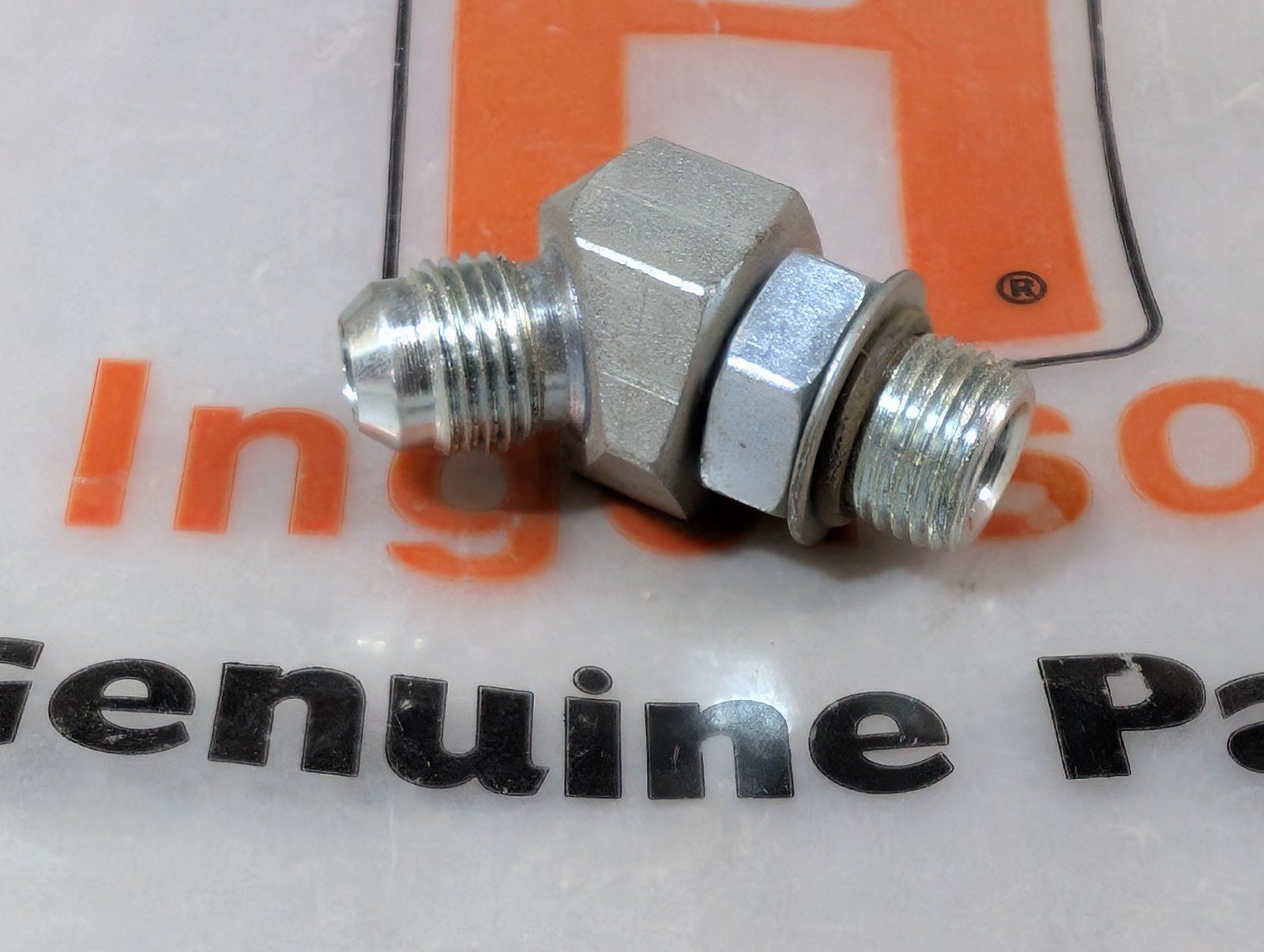 C38753 ( replaces G9008117 ) FITTING HYD - Ingersoll/Case Tractor Part