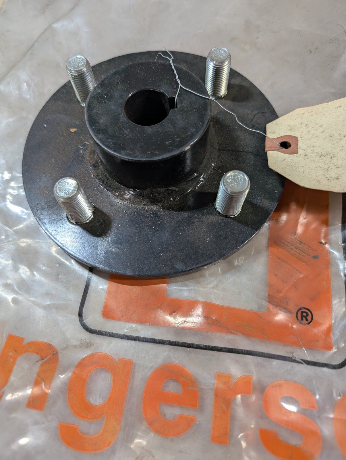 C38992 ( replaces G6000007 ) ASSY WHEEL HUB 4-BOLT - Ingersoll/Case Tractor Part