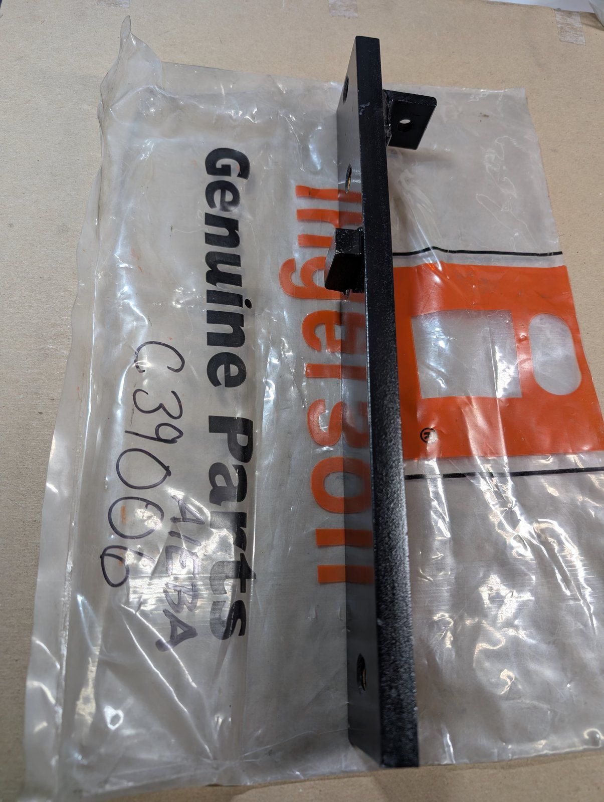 C39006 LIFT ARM R.H. - Ingersoll/Case Tractor Part