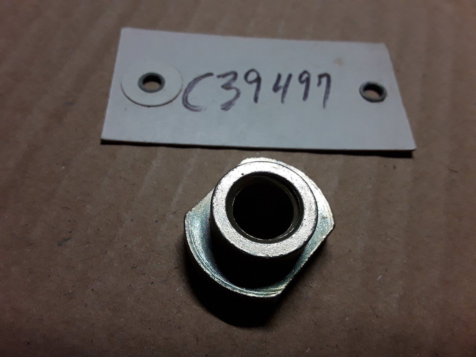 C39497 NUT AXLE - Ingersoll/Case Tractor Part