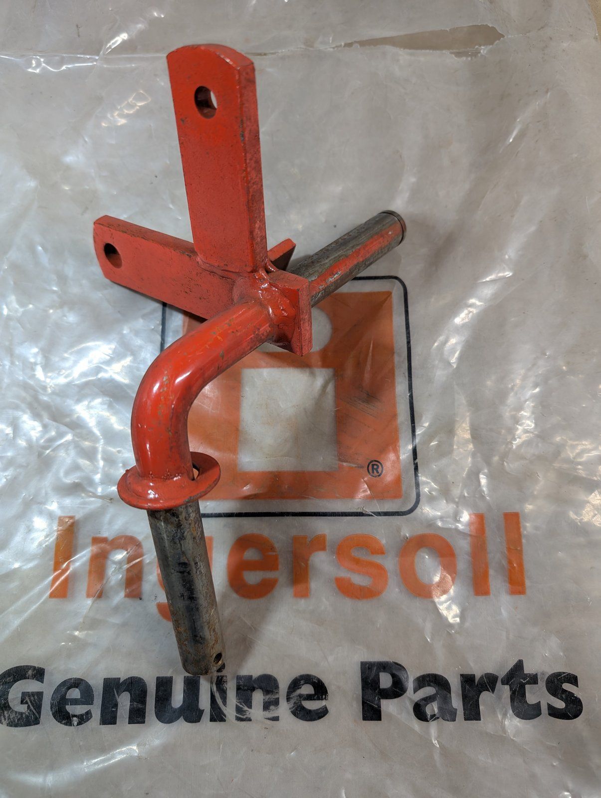 C40702 WMT SPINDLE LH - Ingersoll/Case Tractor Part