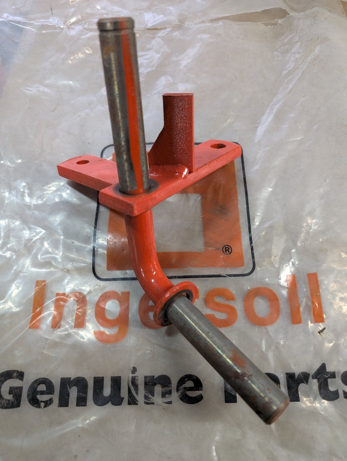 C40709 WMT SPINDLE LH - Ingersoll/Case Tractor Part