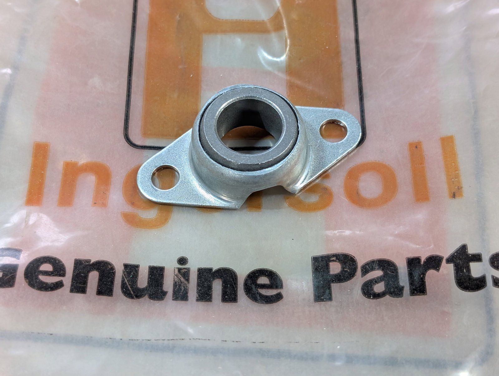C40716 BEARING - SIDE FLANGE .626 ID C23602 - Ingersoll/Case Tractor Part