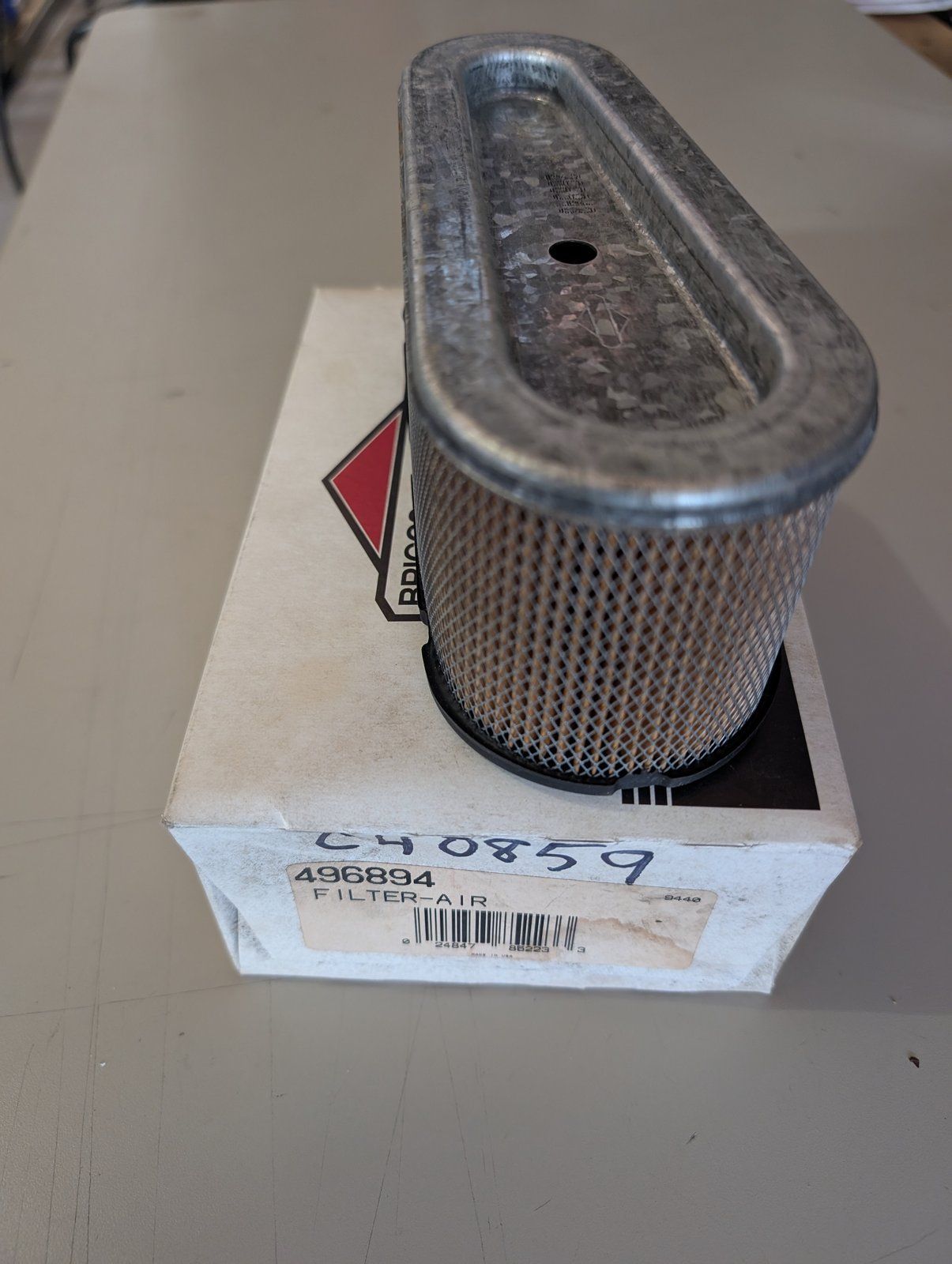 C40859 AIR FILTER BRIGGS 496894 - Ingersoll/Case Tractor Part