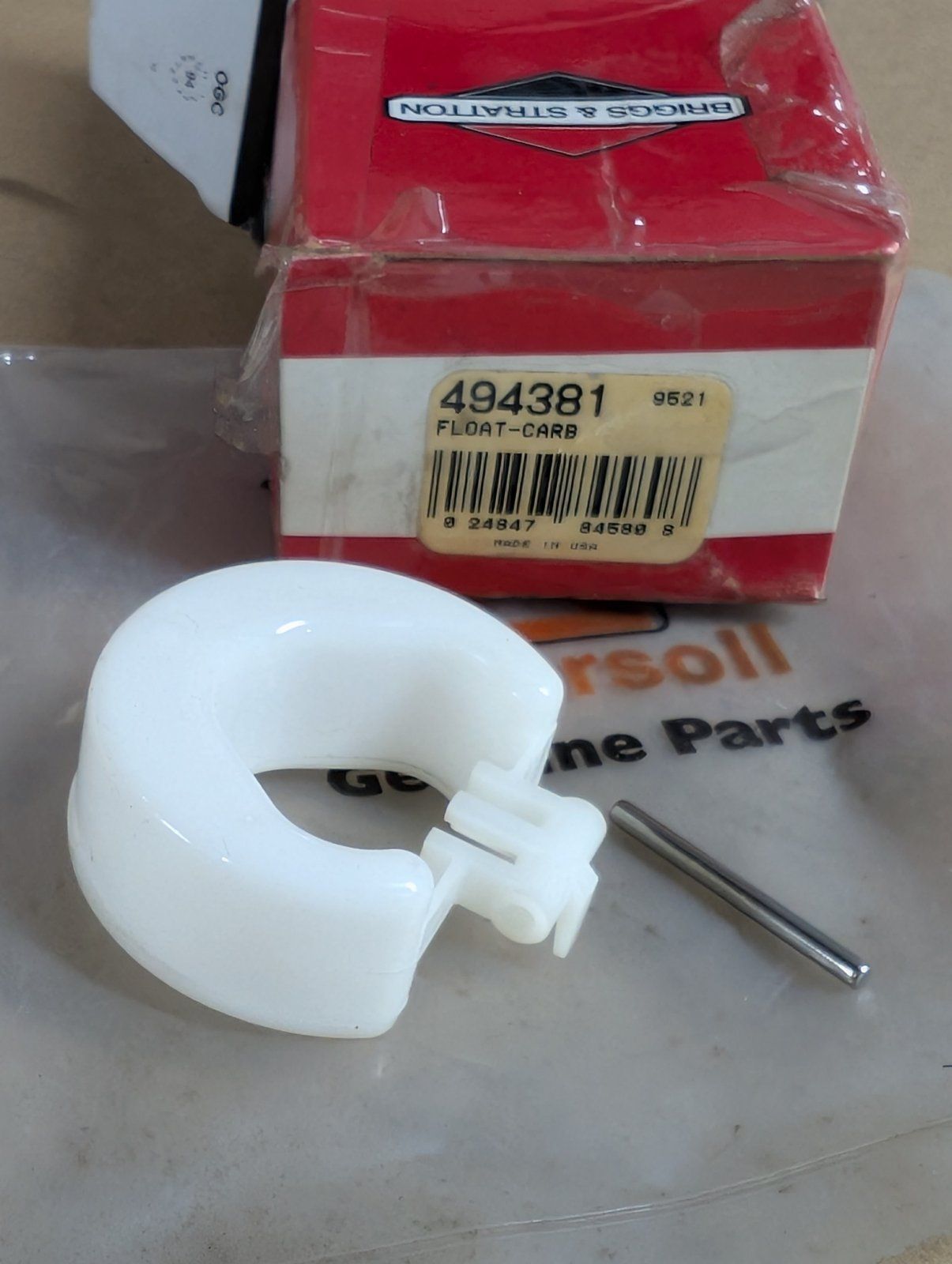 C40873 BRIGGS FLOAT 494381 - Ingersoll/Case Tractor Part