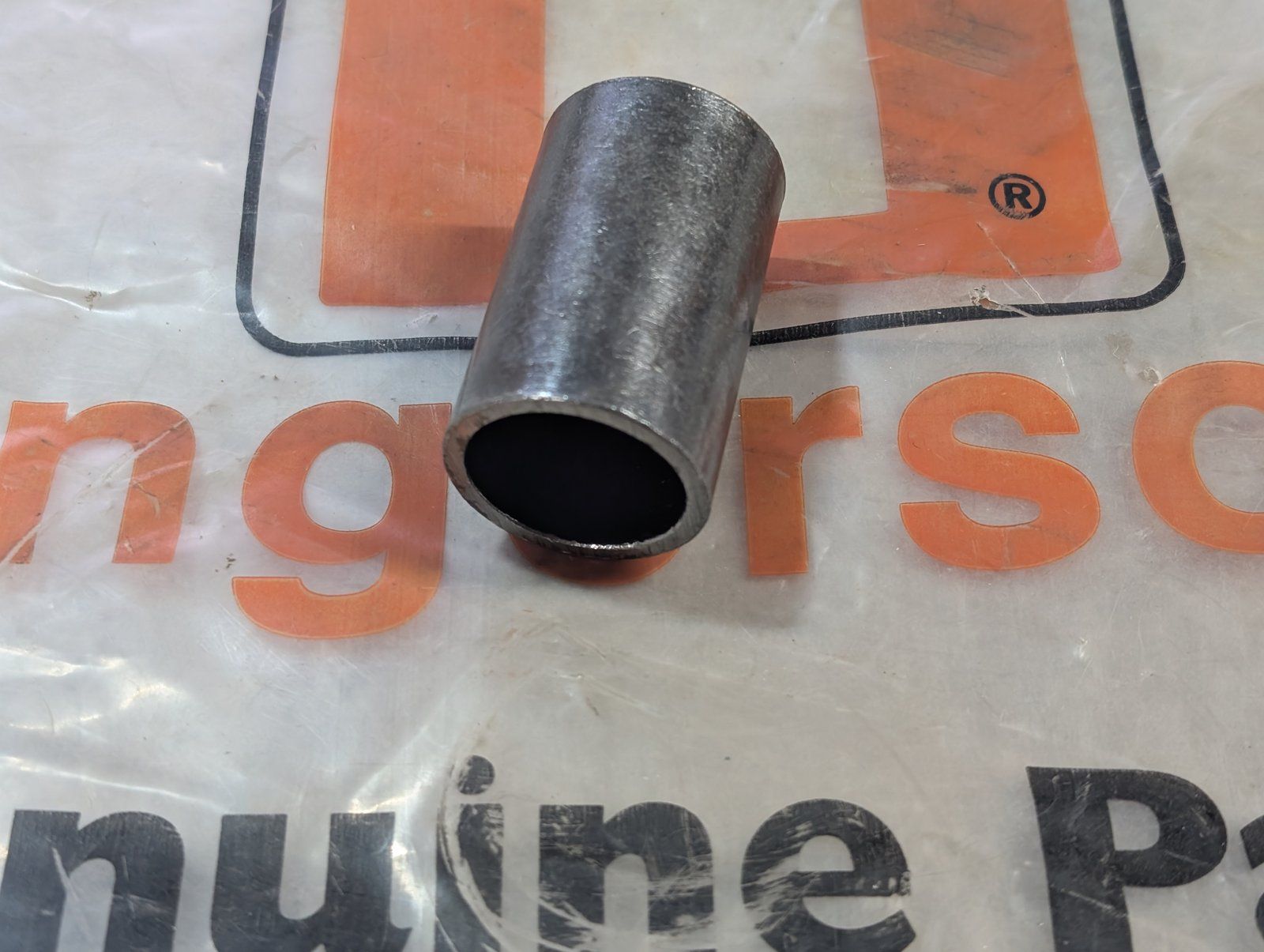 C40965 HUB PIVOT - Ingersoll/Case Tractor Part