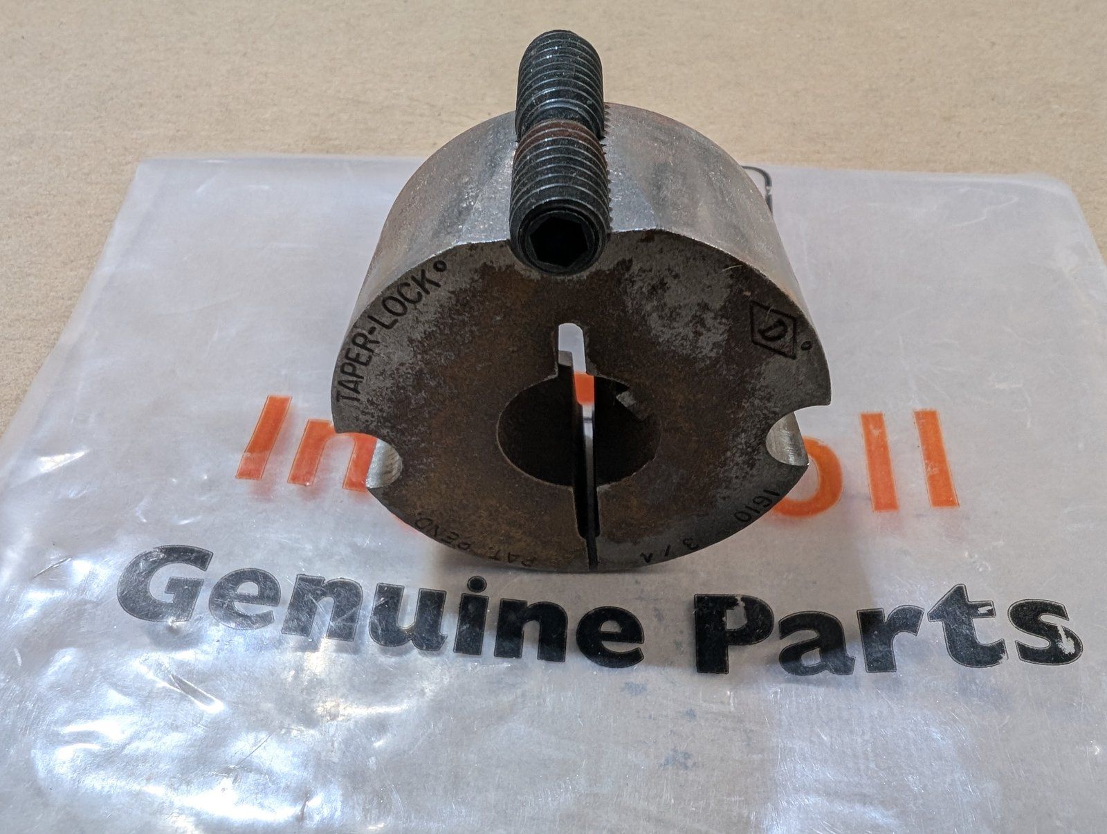 C41658 ( replaces G9002515B ) TAPERED HUB BUSHING - Ingersoll/Case Tractor Part