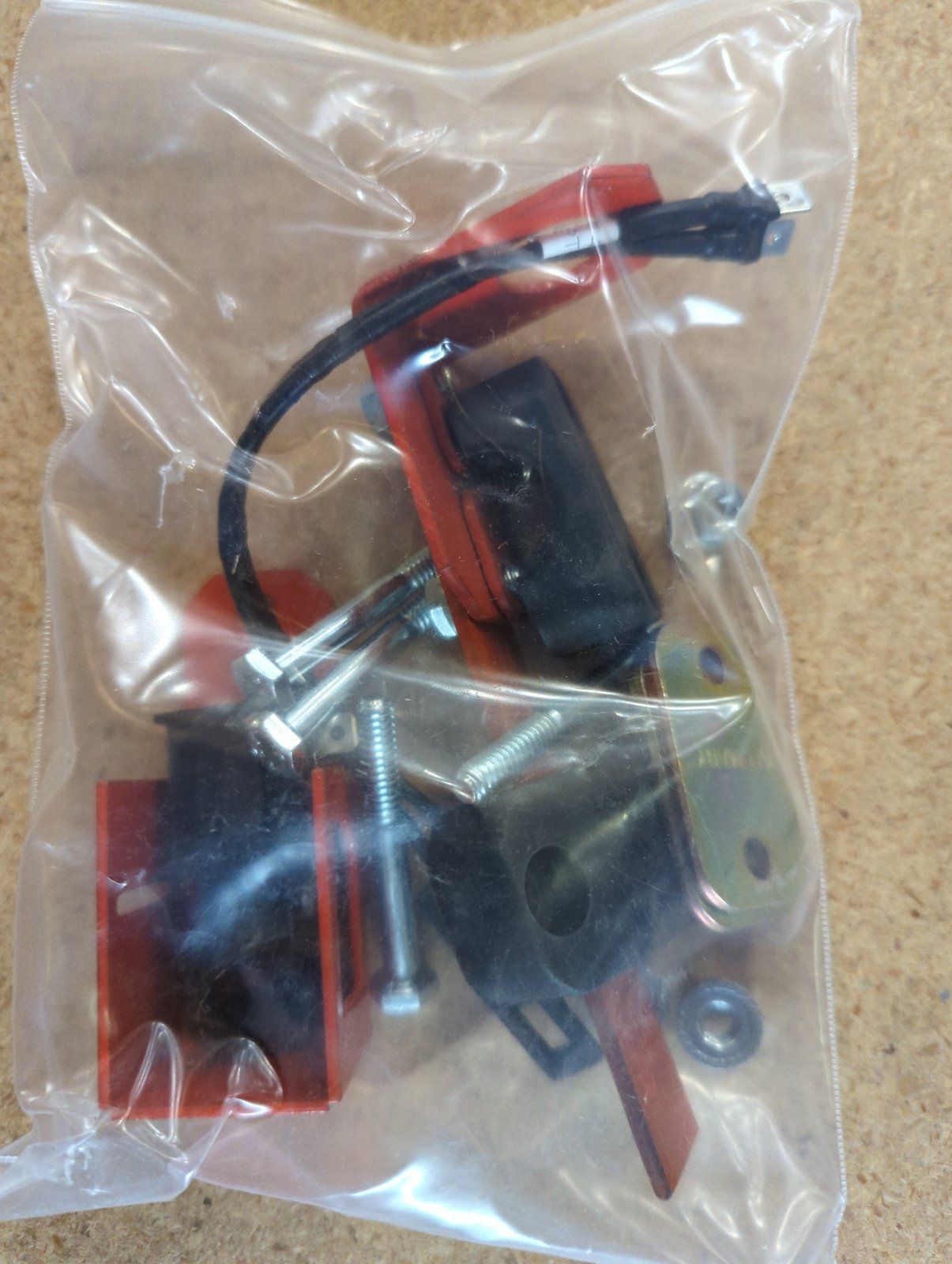 C42048 KIT SEAT SWITCH HYD COUPLING - Ingersoll/Case Tractor Part