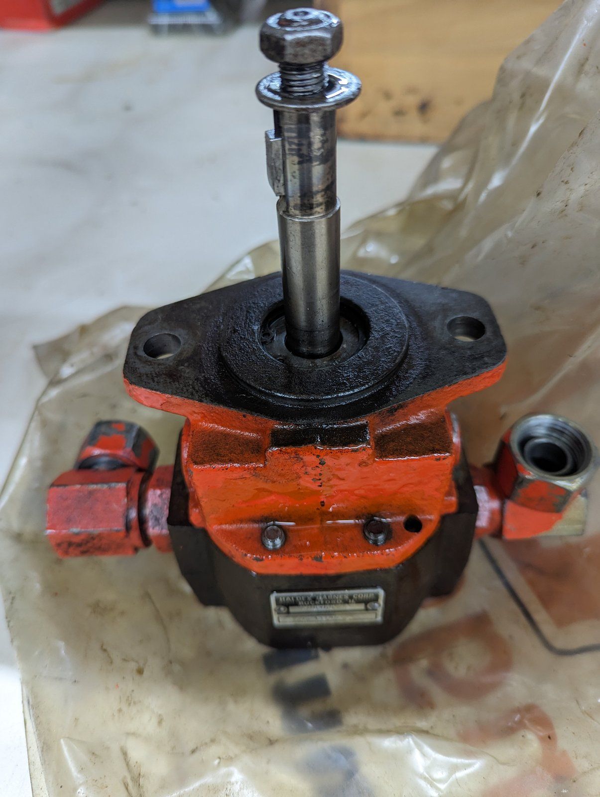C42099 USED HYD MOTOR CCW HVFC HVFB AHVFC AHVFB C33108 - Ingersoll/Case Tractor Part