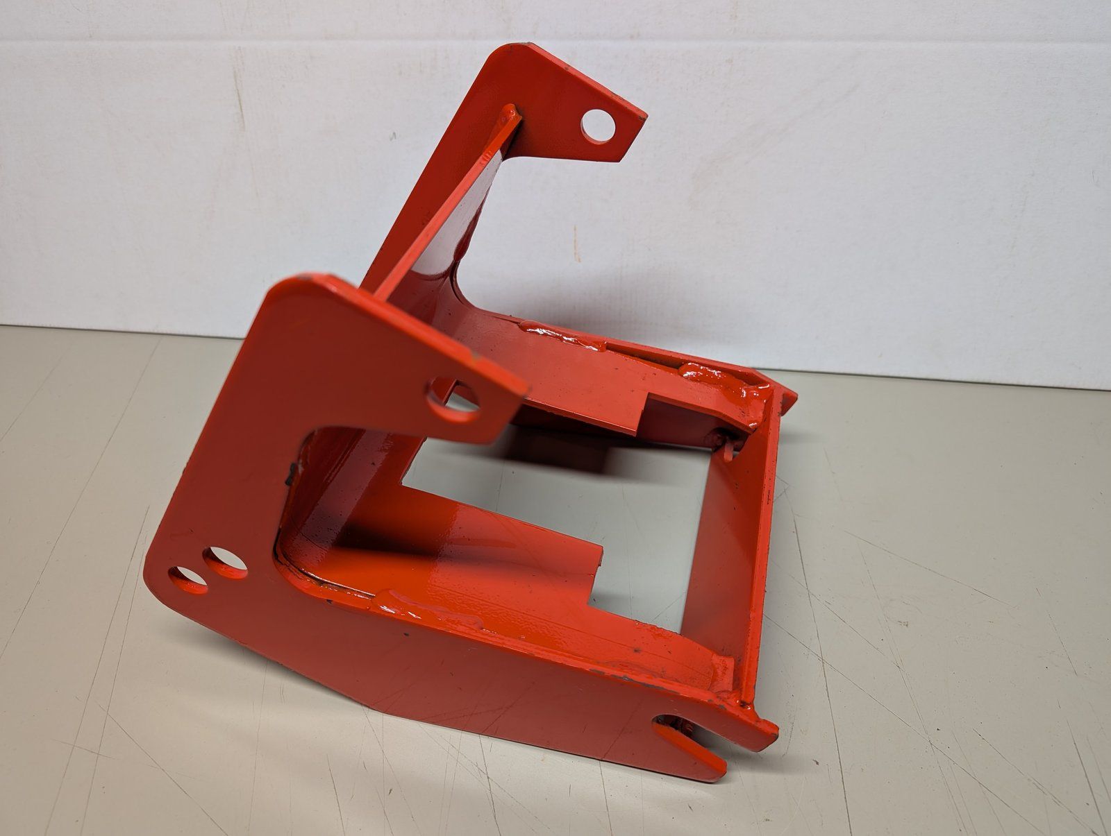 C42461 WMT MOUNTING BRACKET AHSB48 - Ingersoll/Case Tractor Part