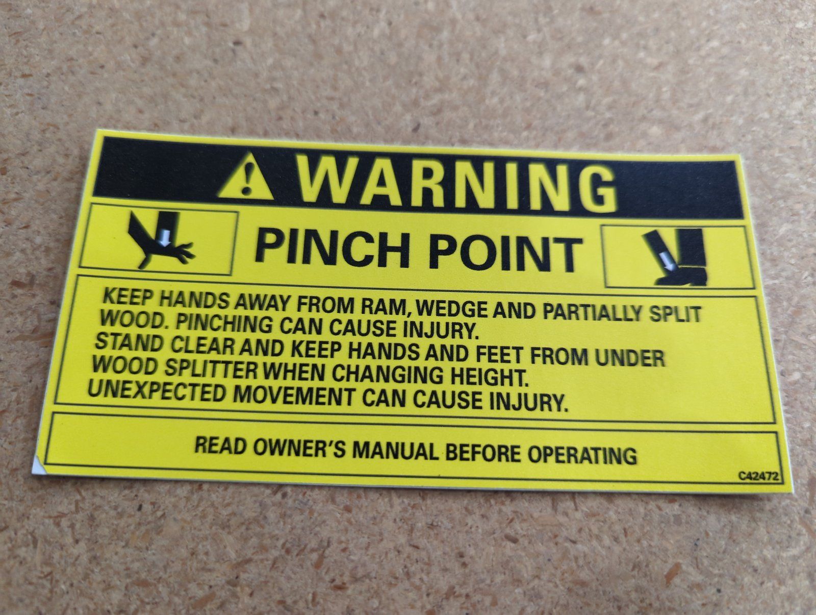C42472 DECAL PINCH POINT - Ingersoll/Case Tractor Part