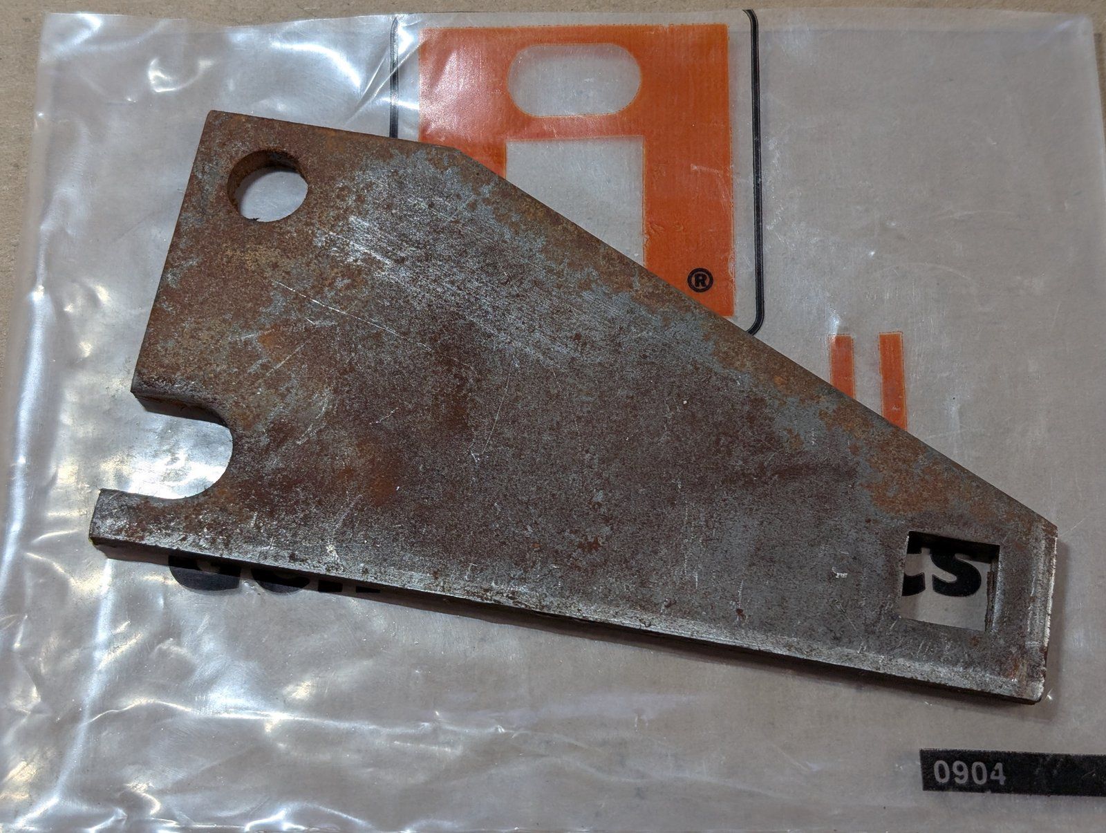 C42525 PLATE ADAPTOR UB38Y2 100 SERIES - Ingersoll/Case Tractor Part