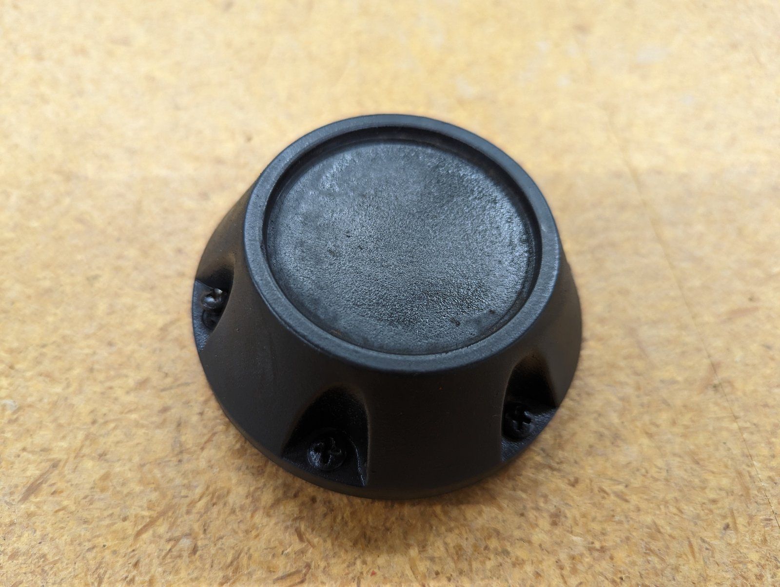 C42591 USED CAP - STEERING WHEEL - Ingersoll/Case Tractor Part