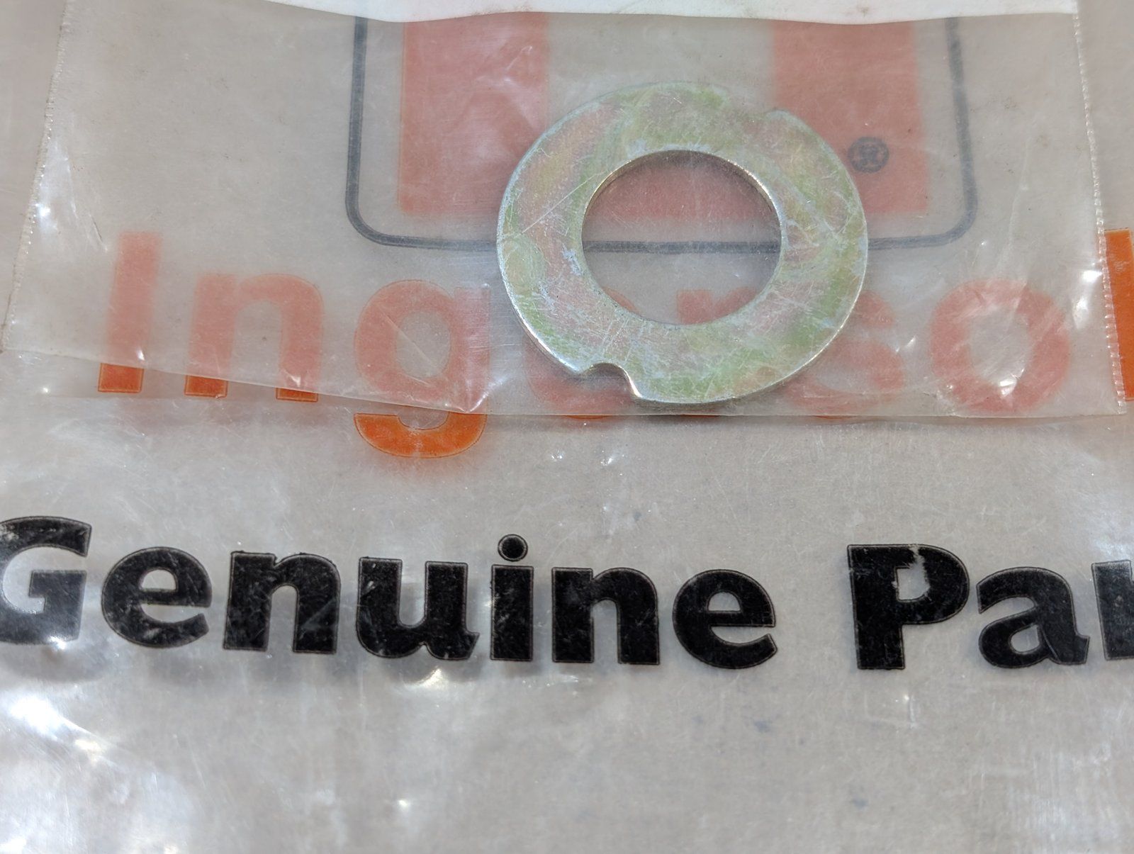 C42666 RETAINER SEAL AQ10322 AMERIQUIP - Ingersoll/Case Tractor Part