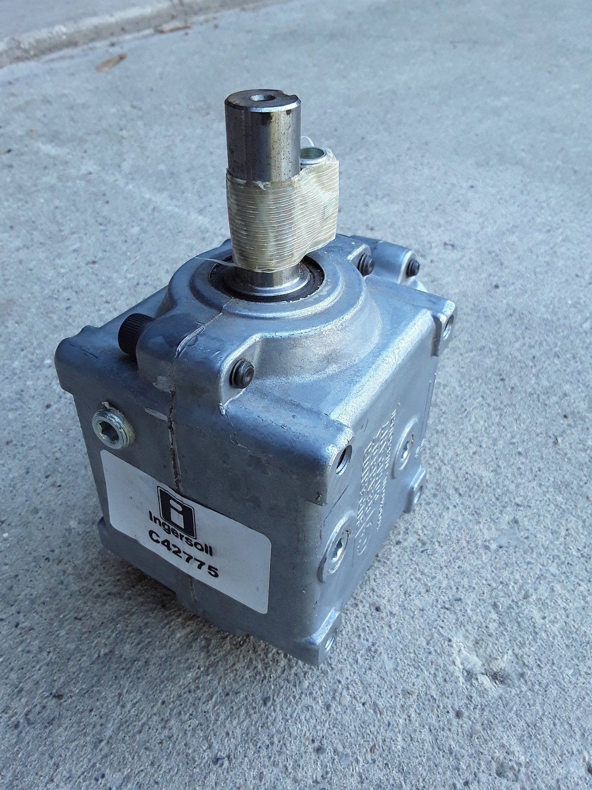 C42775 *USE C46942 GEARBOX ASSY C37898 - Ingersoll/Case Tractor Part