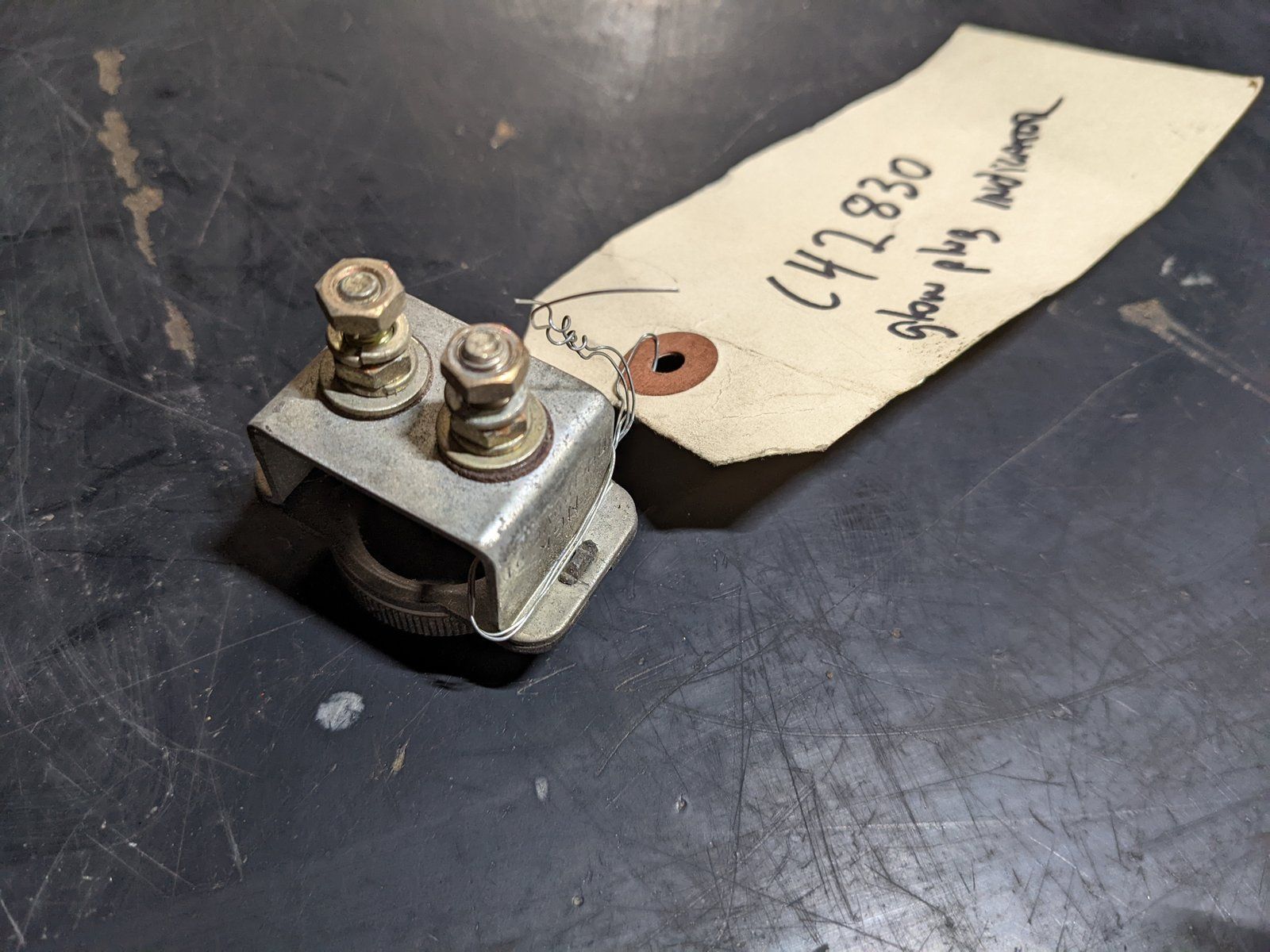 C42830 ( replaces G9021015 ) USED INDICATOR - GLOW PLUG-DIESEL - Ingersoll/Case Tractor Part