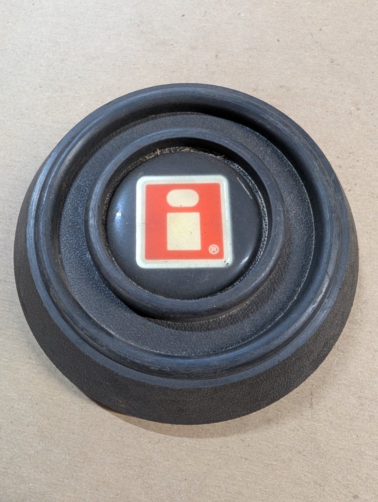C42849 USED CAP STEERING WHEEL FOR C37131 WHEEL - Ingersoll/Case Tractor Part