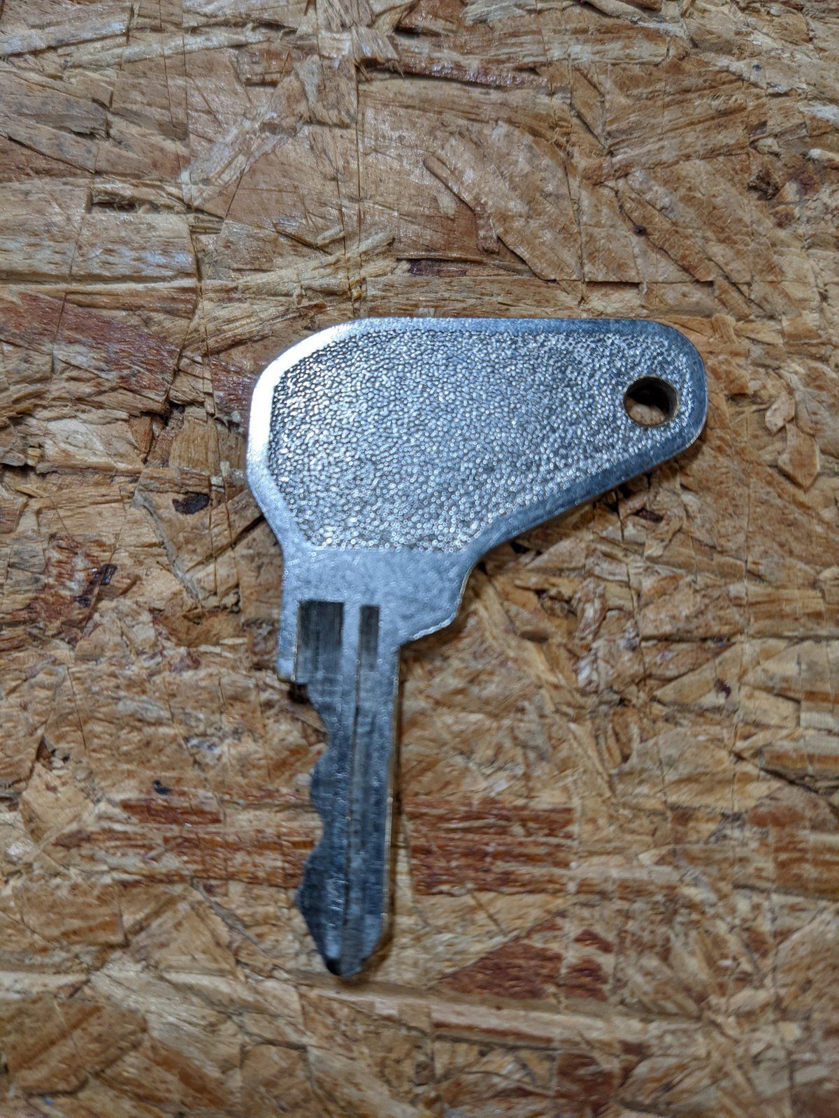 C42855 KEY - IGNITION 3118D 4118D - Ingersoll/Case Tractor Part