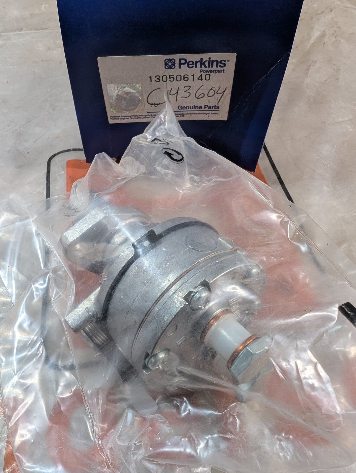 C43604 ( replaces G9021030 ) PUMP - LIFT FUEL PERKINS 130506140 DIESEL 4118D - Ingersoll/Case Tractor Part