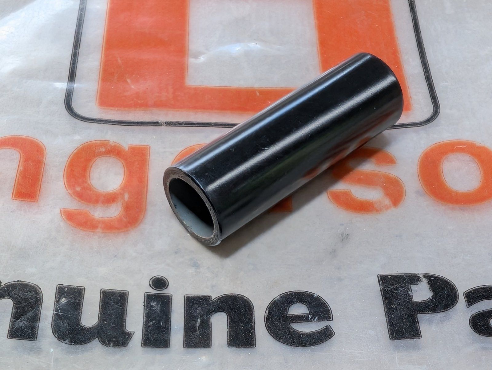 C43961 ( replaces G9021070 ) SPACER CYL MOUNT - Ingersoll/Case Tractor Part