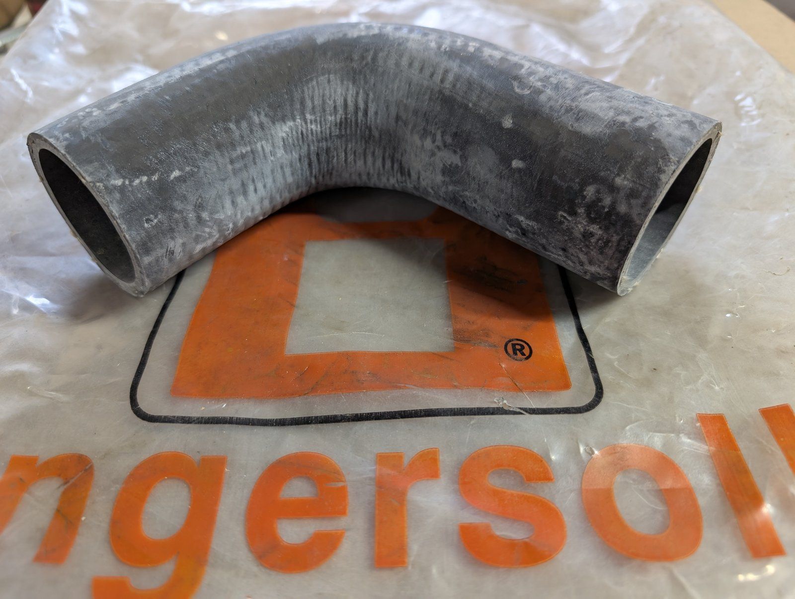 C44076 HOSE ELBOW 1.75 - Ingersoll/Case Tractor Part